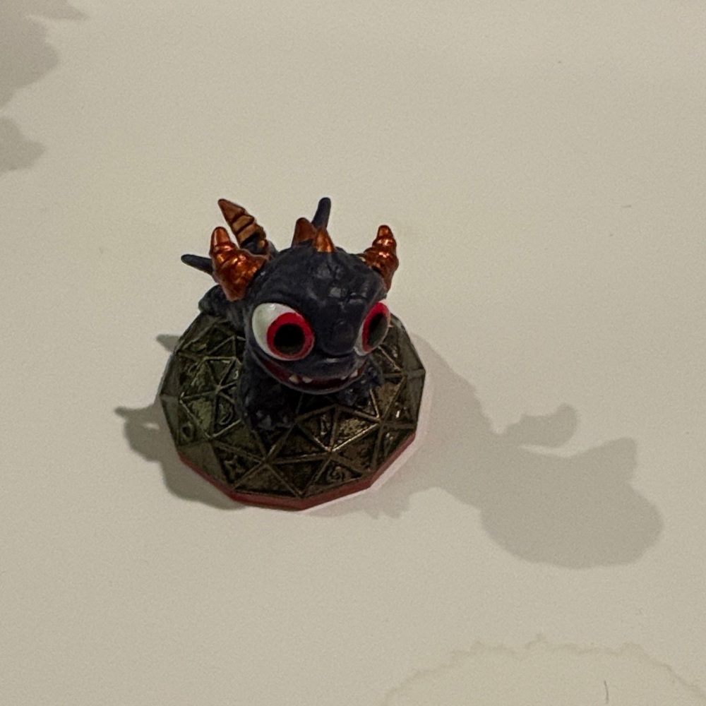 Spry Mini Skylanders Trap Team